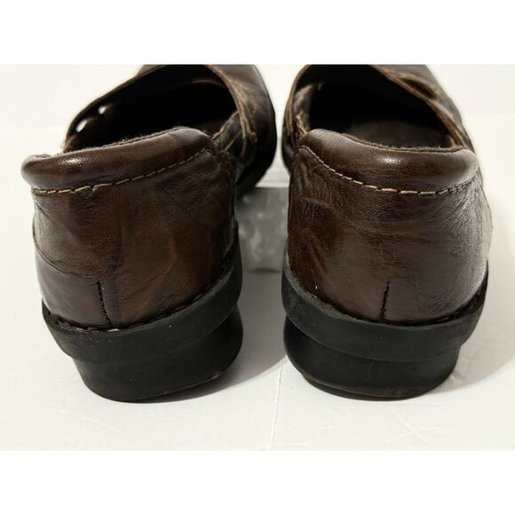 Clark Brown Mary Jane Shoes, Size 6 - Picture 4 of 7